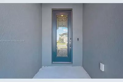 9107 Rally Spring Loop, Other City - In The State Of Florida, FL 33545 - Photo 5