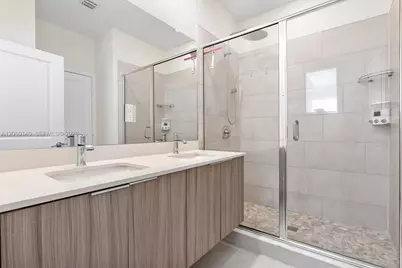 8368 Central Park Blvd, Doral, FL 33166 - Photo 13