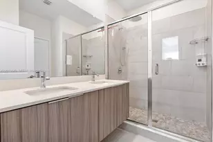 8368 Central Park Blvd, Doral, FL 33166 - Photo 13