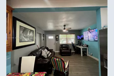 2144 NW 85th St, Miami, FL 33147 - Photo 9
