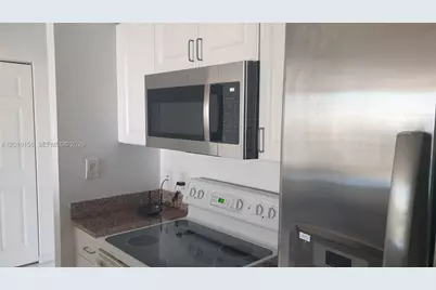 1155 Brickell Bay Dr #3007, Miami, FL 33131 - Photo 9