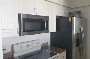 1155 Brickell Bay Dr, Miami, FL 33131 - Photo 11