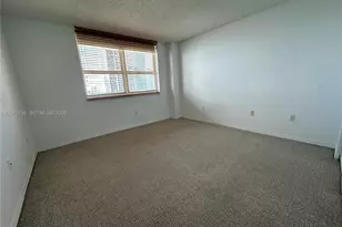 1155 Brickell Bay Dr, Miami, FL 33131 - Photo 9