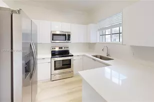 372 NE 26th Pl, Homestead, FL 33033 - Photo 3