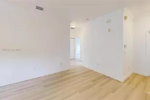 372 NE 26th Pl, Homestead, FL 33033 - Photo 17