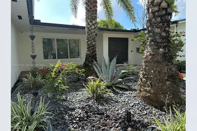 9275 SW 67th St, Miami, FL 33173 - Photo 5