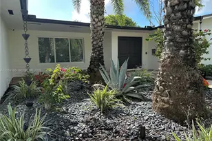 9275 SW 67th St, Miami, FL 33173 - Photo 5
