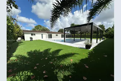 9275 SW 67th St, Miami, FL 33173 - Photo 31