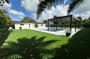 9275 SW 67th St, Miami, FL 33173 - Photo 31