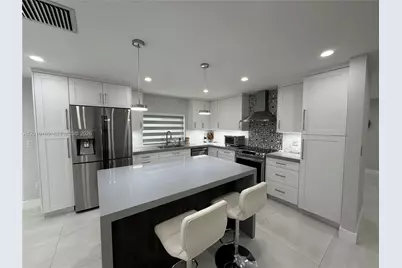 9275 SW 67th St, Miami, FL 33173 - Photo 9