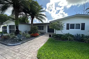 9275 SW 67th St, Miami, FL 33173 - Photo 3