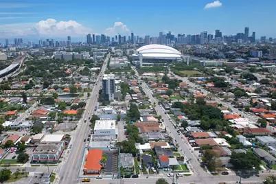 1888 NW 7th St, Miami, FL 33125 - Photo 27