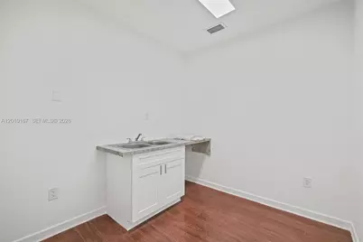 1888 NW 7th St, Miami, FL 33125 - Photo 19