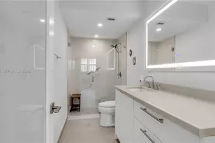 300 Bayview Dr, Sunny Isles Beach, FL 33160 - Photo 27