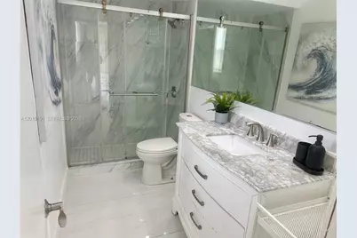 1800 Collins Ave #5D, Miami Beach, FL 33139 - Photo 5