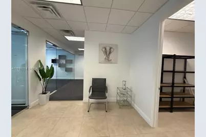 175 SW 7th St #1605, Miami, FL 33130 - Photo 5