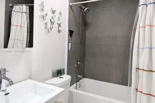 7560 NW 173rd Ln, Hialeah, FL 33015 - Photo 13