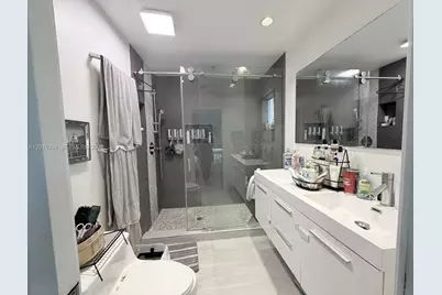 7560 NW 173rd Ln, Hialeah, FL 33015 - Photo 17