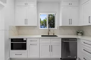 7800 SW 57th Ct, South Miami, FL 33143 - Photo 21