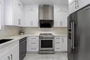 7800 SW 57th Ct, South Miami, FL 33143 - Photo 3