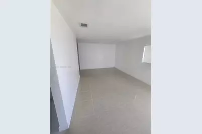 1149 NW 76th St #1149, Miami, FL 33150 - Photo 3