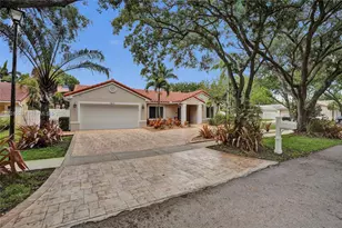 13621 SW 18th St, Miramar, FL 33027 - Photo 3
