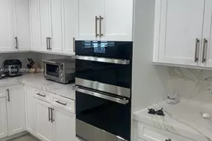 9540 SW 68th St, Miami, FL 33173 - Photo 9