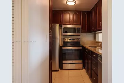 2935 NE 163rd St #5T, North Miami Beach, FL 33160 - Photo 5