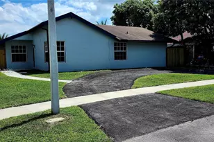 8120 SW 4th Ct, North Lauderdale, FL 33068 - Photo 3