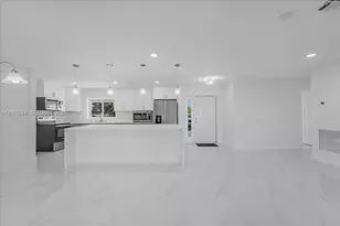 105 SE 45th, Cape Coral, FL 33904 - Photo 9