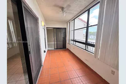 10893 NW 7th St #22-27, Miami, FL 33172 - Photo 11