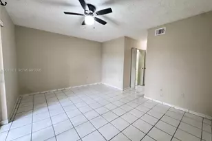 10893 NW 7th St, Miami, FL 33172 - Photo 5