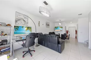 20572 NE 5th Pl, Miami, FL 33179 - Photo 5