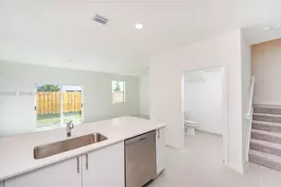 2642 SE 10th St, Homestead, FL 33035 - Photo 5