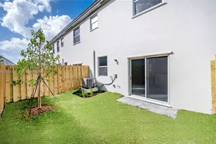 2642 SE 10th St, Homestead, FL 33035 - Photo 15