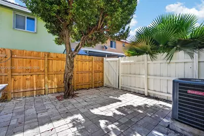 7995 NW 8th St #100C, Miami, FL 33126 - Photo 25