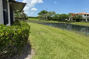 9751 Lakeview Ln, Parkland, FL 33076 - Photo 11