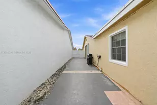 1615 SW 137th Pl, Miami, FL 33175 - Photo 25