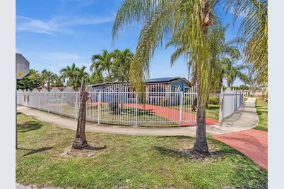 4301 NW 185th St, Miami Gardens, FL 33055 - Photo 3