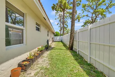 2762 NW 9th Ct, Fort Lauderdale, FL 33311 - Photo 35