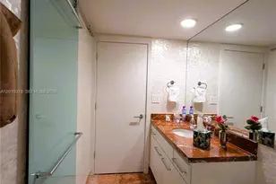 5600 Collins Ave, Miami Beach, FL 33140 - Photo 25