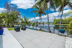214 SW 180th Ave, Pembroke Pines, FL 33029 - Photo 3