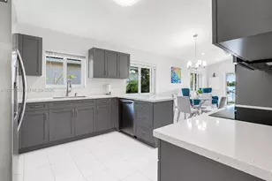 214 SW 180th Ave, Pembroke Pines, FL 33029 - Photo 5
