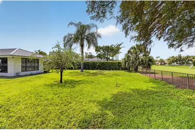 712 Pine Lake Dr, Delray Beach, FL 33445 - Photo 17