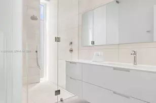 1081 W 48th St, Miami Beach, FL 33140 - Photo 13