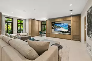 110 Holiday Dr, Hallandale Beach, FL 33009 - Photo 37