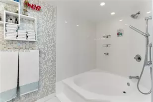 1901 Brickell Ave, Miami, FL 33129 - Photo 23