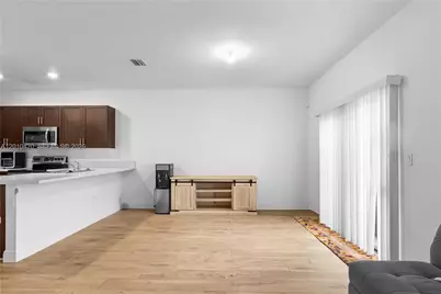 1434 SW 54th Ave, North Lauderdale, FL 33068 - Photo 21