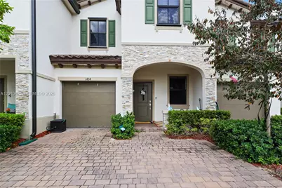 1434 SW 54th Ave, North Lauderdale, FL 33068 - Photo 5