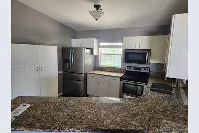 316 NE 7  Street, Cape Coral, FL 33909 - Photo 11